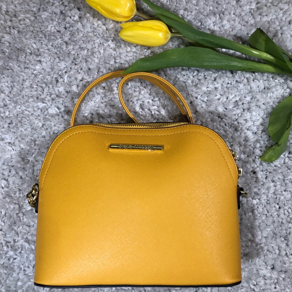 Steve Madden. NWT. Yellow. Crossbody. ❤️❤️❤️